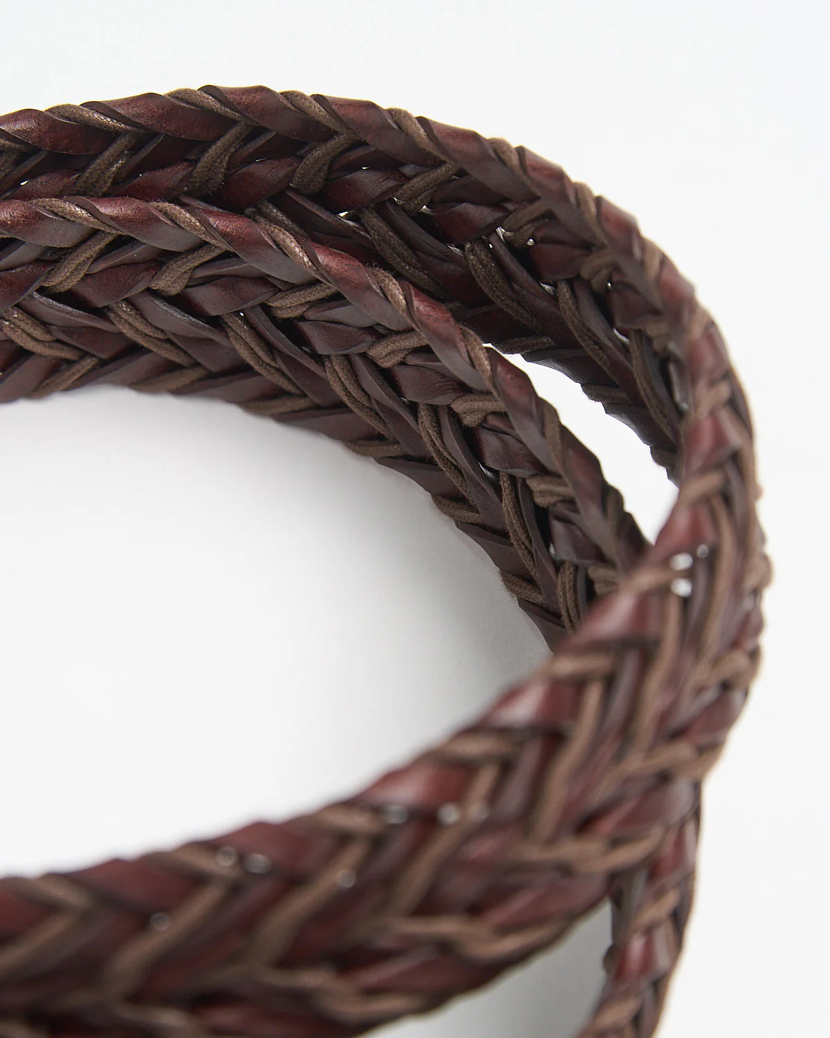 Elegant Braided Leather Belt - Image 3