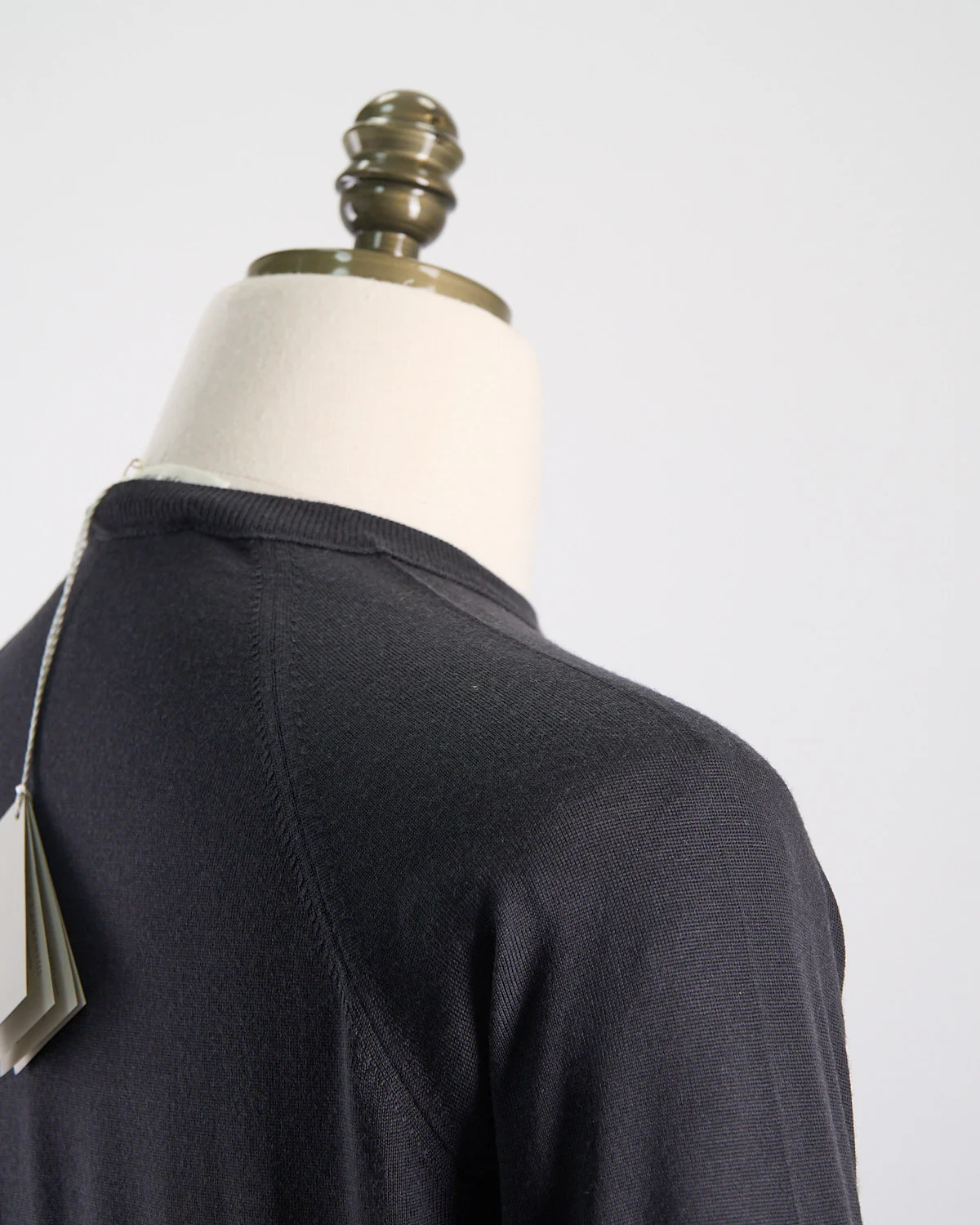 Elegant All-Season Fine Merino Crewneck - Image 3