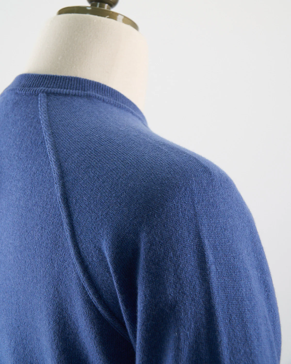 Wardrobe Staple Cashmere Blend Raglan Crewneck Casual Sweater - Image 5