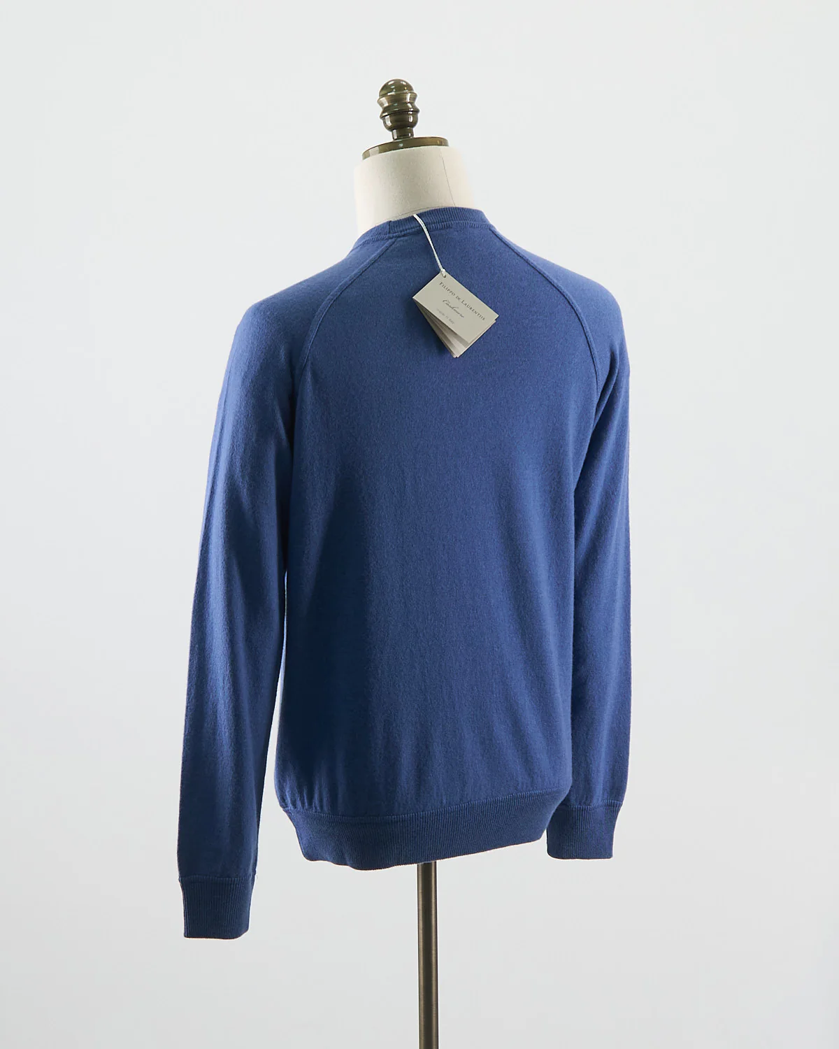 Wardrobe Staple Cashmere Blend Raglan Crewneck Casual Sweater - Image 8