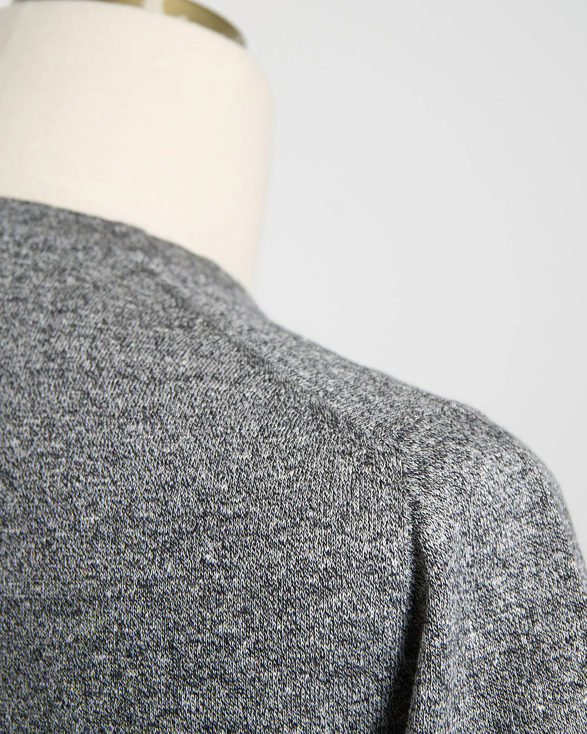 Linen & Cotton Fine Knit T-Shirt - Image 4