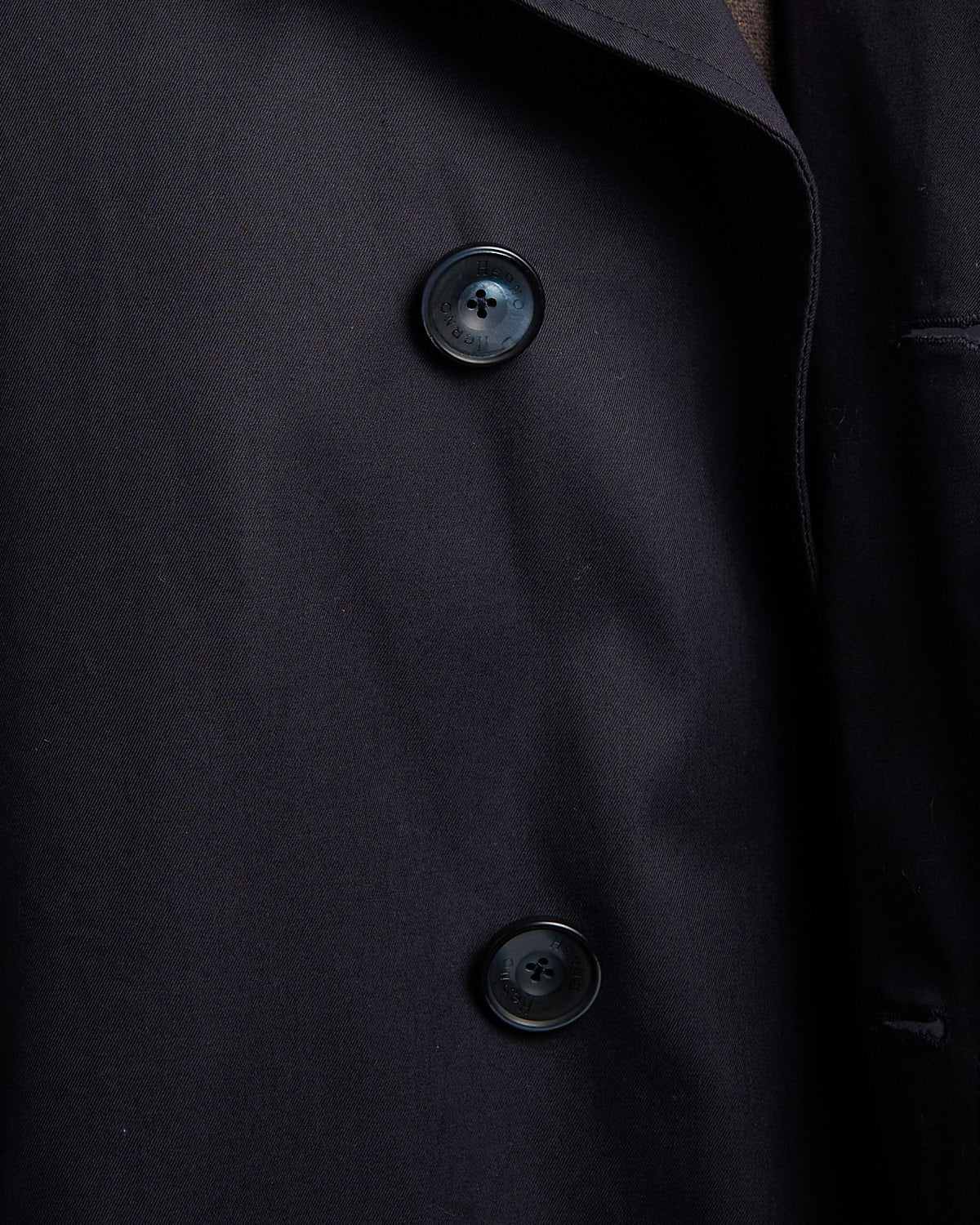 Delon Cotton Single-Breasted Trench With Monogram Details - Image 4